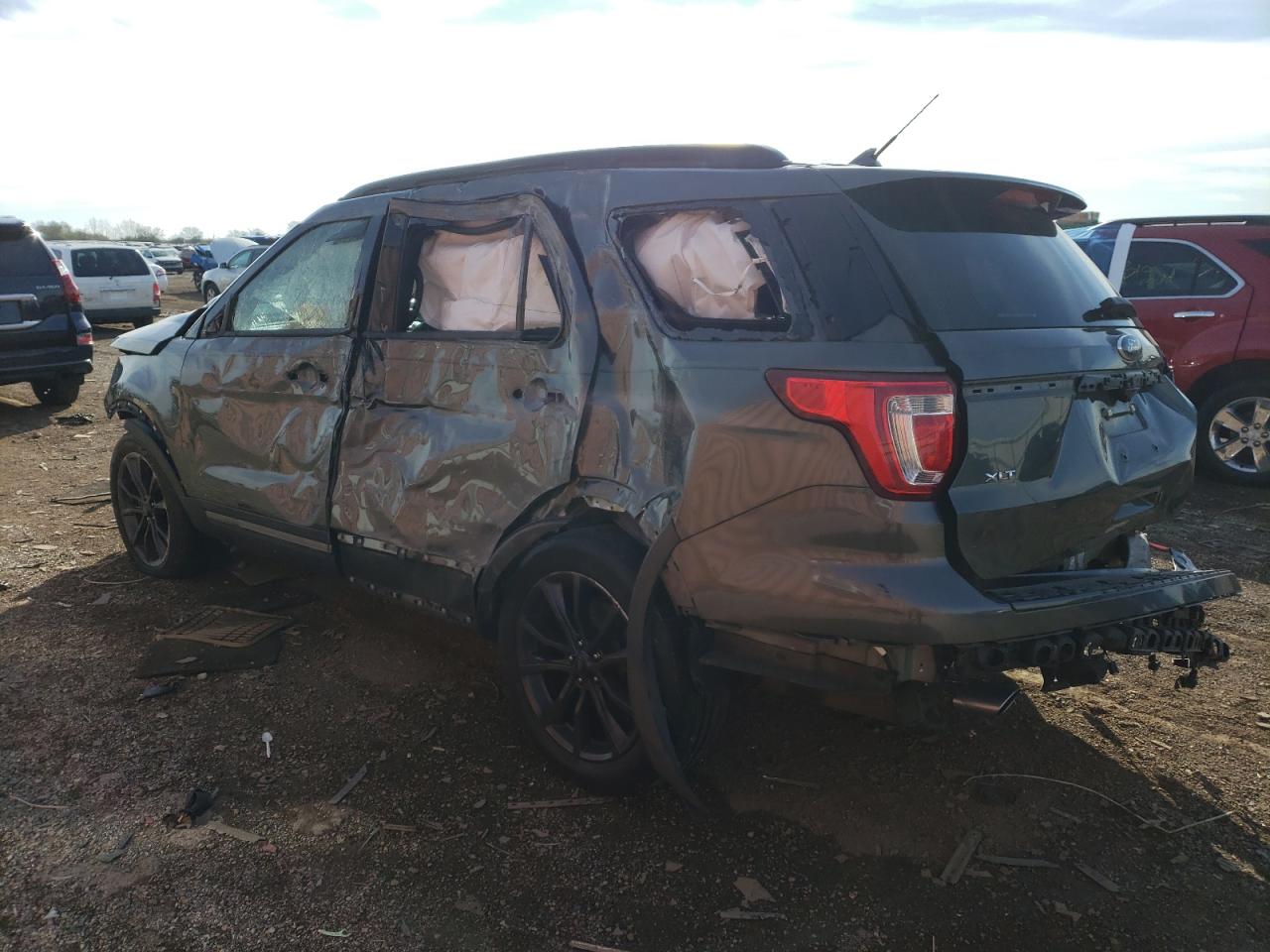 Image 2 of 2019 FORD EXPLORER XLT 2019 with VIN 1FM5K8D85KGA81310