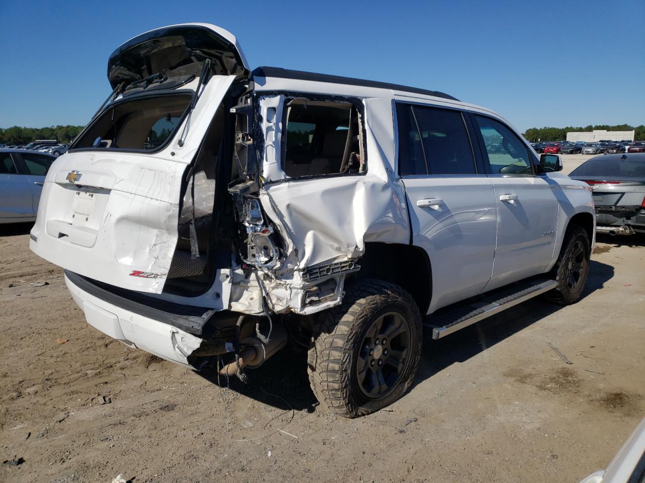 Image 3 of 2015 CHEVROLET TAHOE K1500 LT 2015 with VIN 1GNSKBKC7FR654656