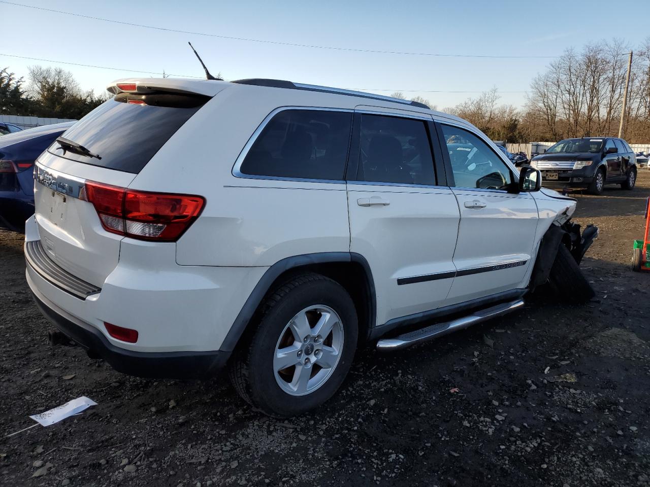 Image 3 of 2011 JEEP GRAND CHEROKEE LAREDO 2011 with VIN 1J4RR4GG3BC547508