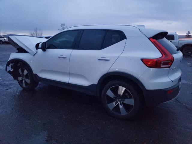 Изображение 2 2019 VOLVO XC40 T5 MOMENTUM 2019 с VIN YV4162XZ3K2007807
