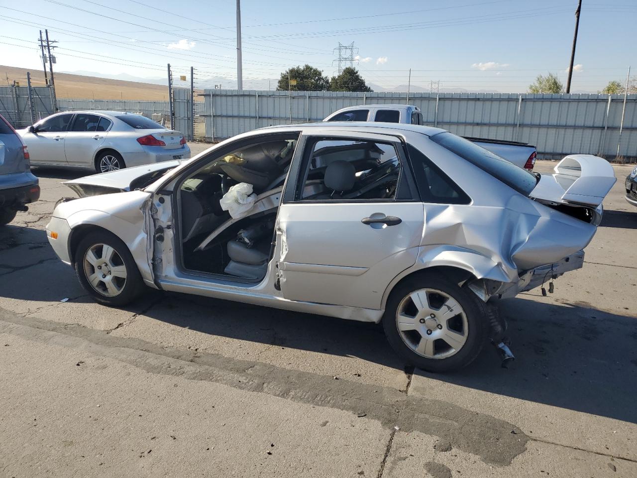 Image 2 of 2007 FORD FOCUS ZX4 2007 with VIN 1FAHP34N77W129694