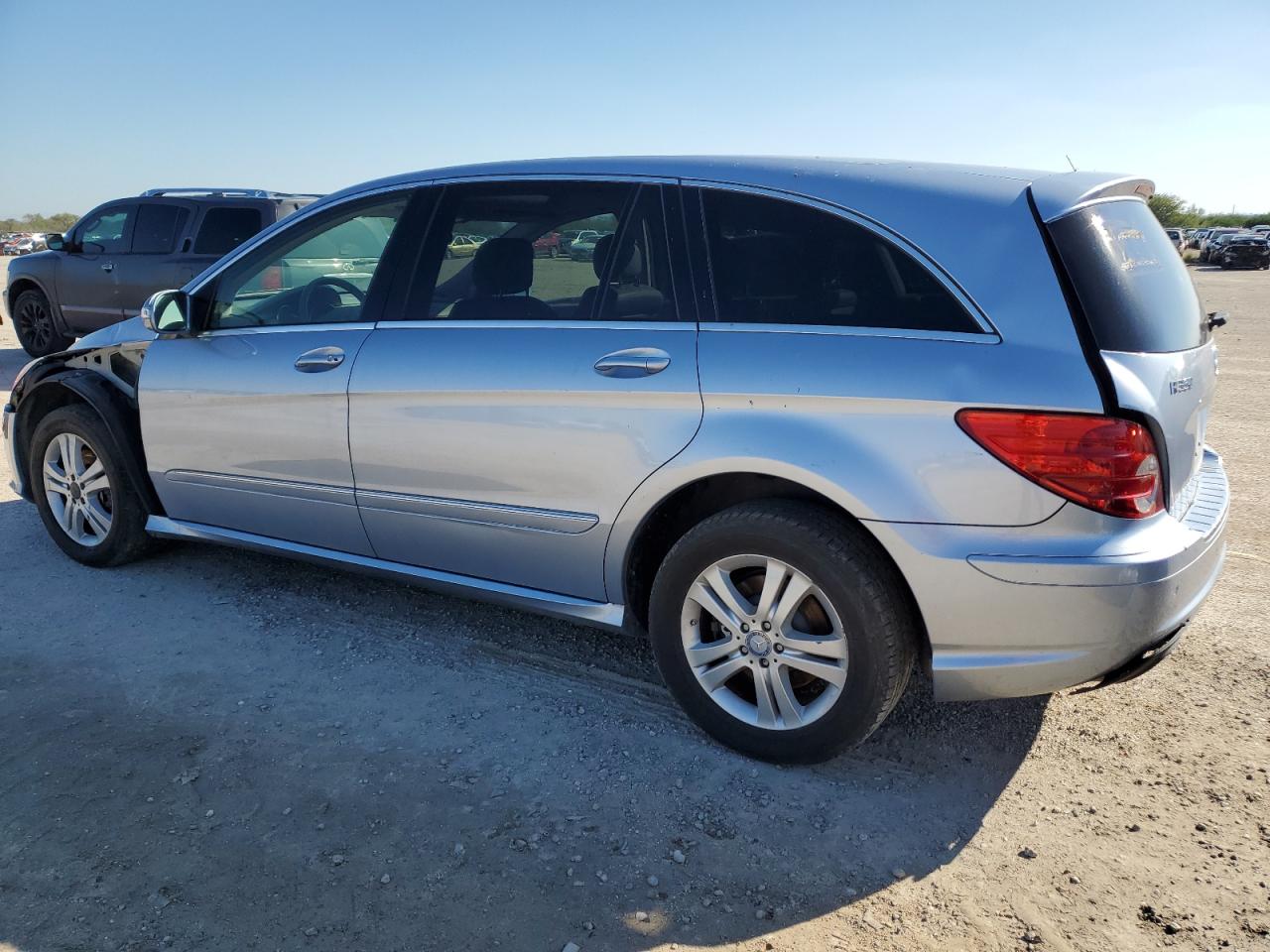 Image 2 of Mercedes-Benz R 350 2008 with VIN 4JGCB65E08A068640