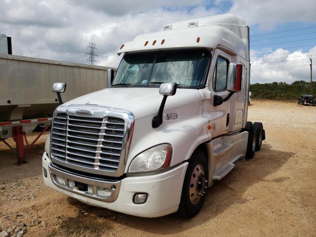 Image 2 of 2016 FREIGHTLINER CASCADIA 125  2016 with VIN 1FUJGLD55GLHT1261
