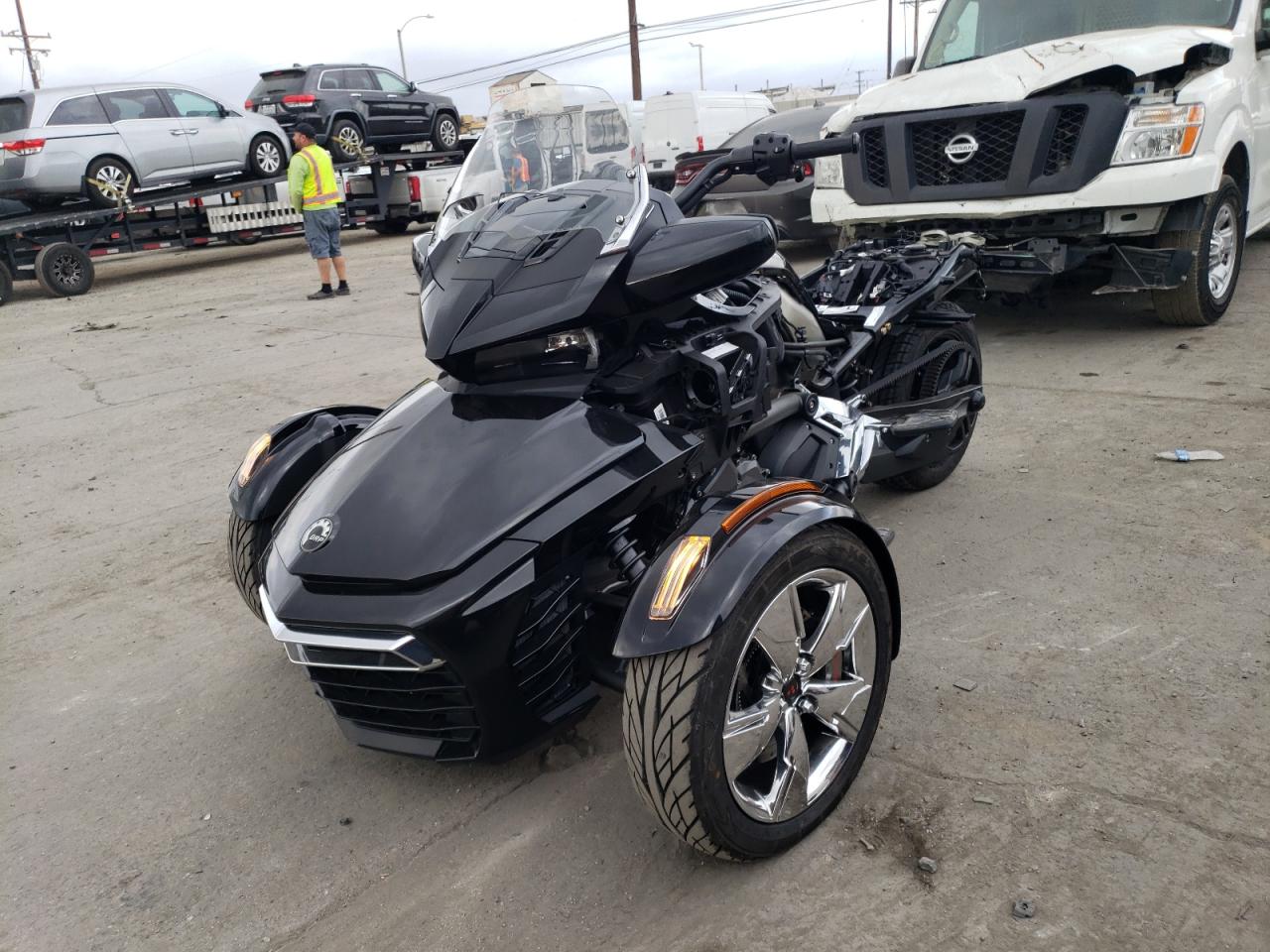 Изображение 2 Can-Am Spyder Roadster F3-T 2022 с VIN 2BXREDD28NV001557