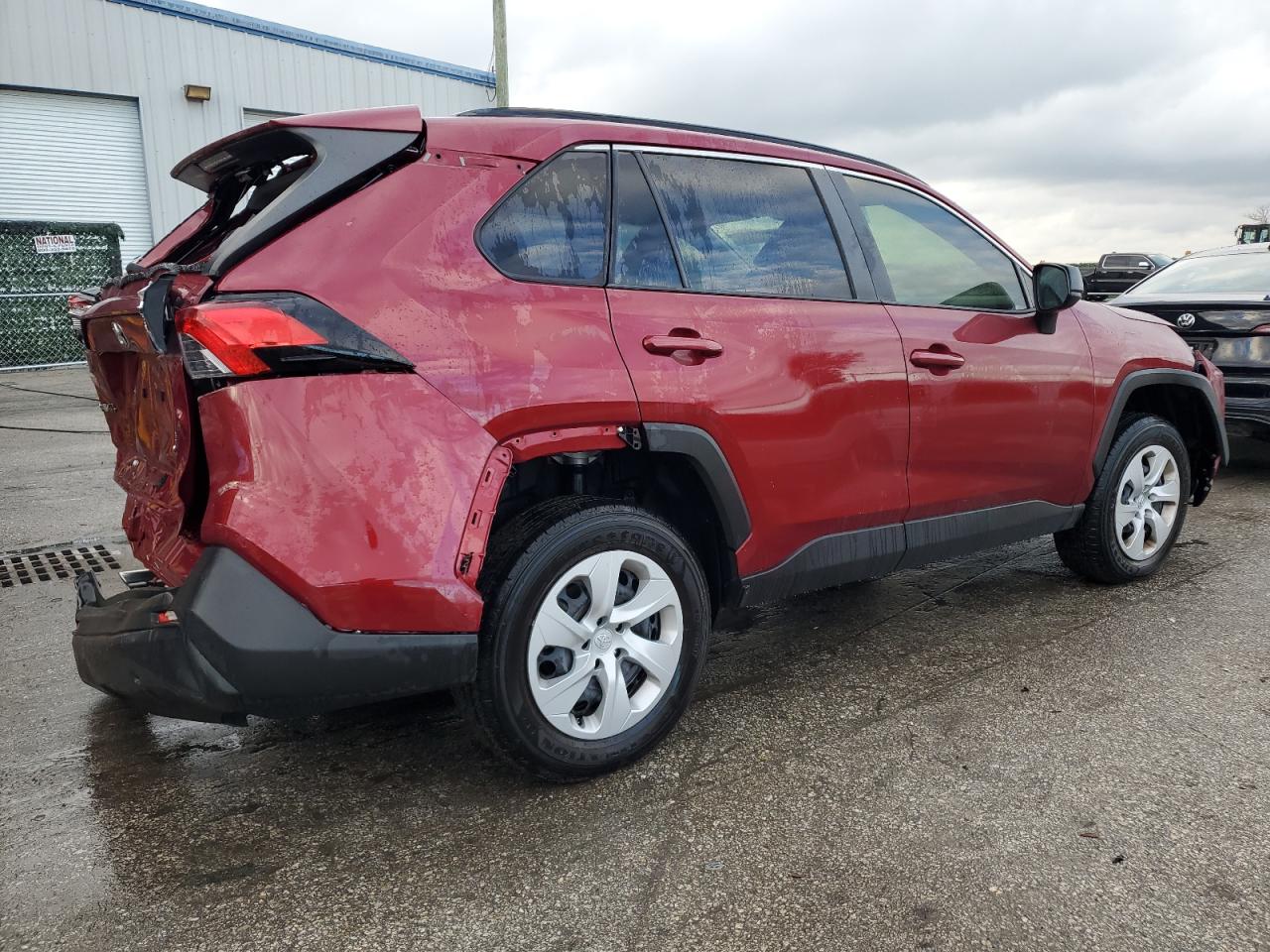Obraz 3 z 2021 TOYOTA RAV4 LE 2021 z VIN JTMF1RFV7MD076649