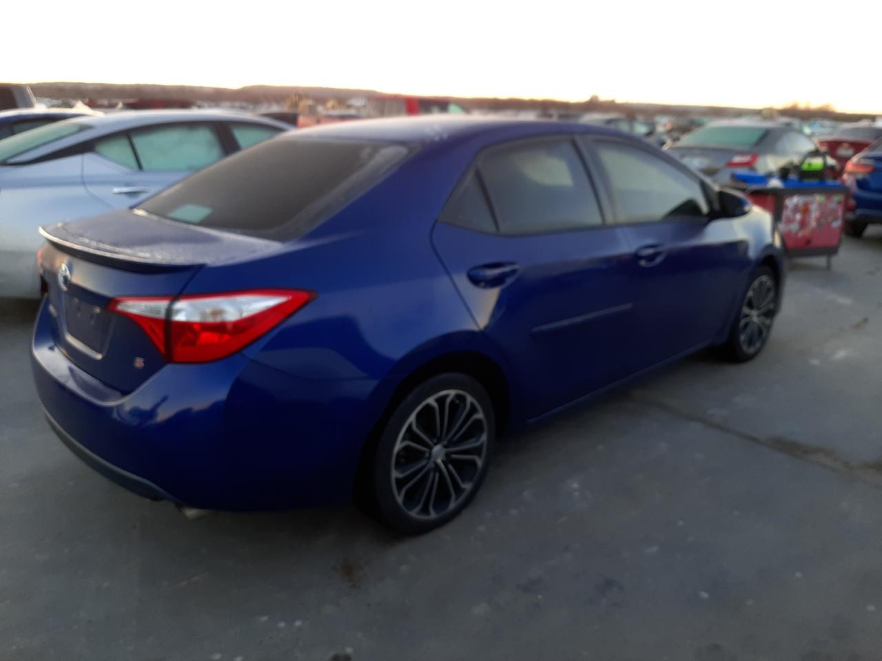 Изображение 3 2015 TOYOTA COROLLA L 2015 с VIN 5YFBURHEXFP324976