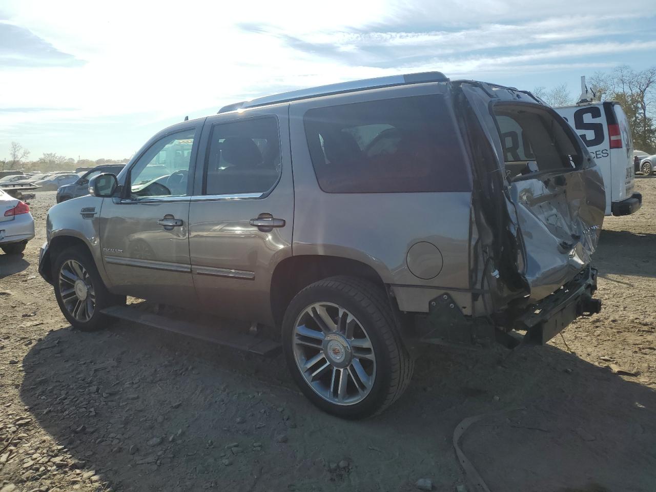 Image 2 of 2014 CADILLAC ESCALADE PREMIUM 2014 with VIN 1GYS4CEFXER191211