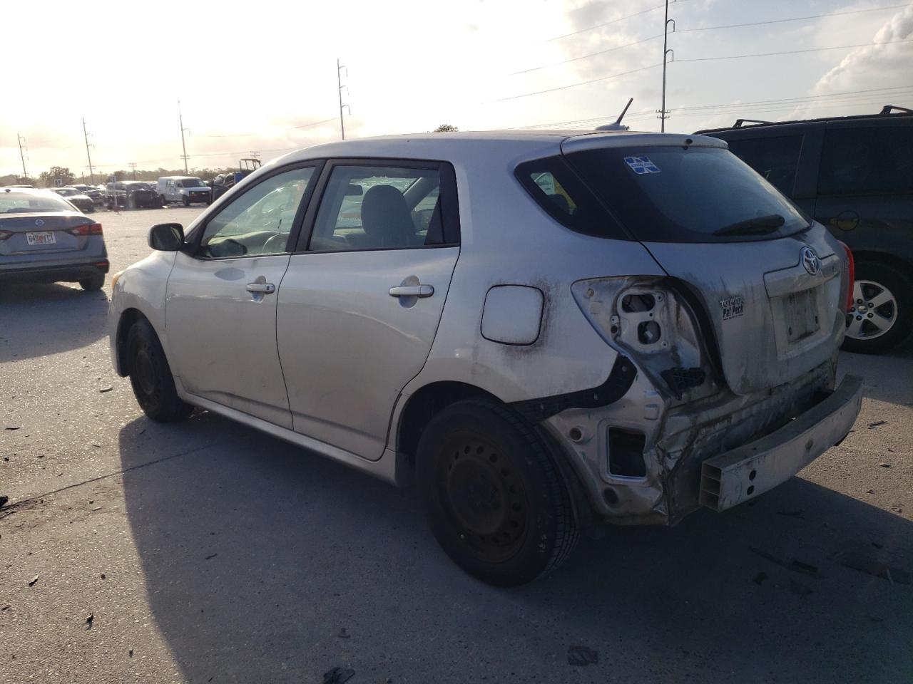 Изображение 2 2010 TOYOTA COROLLA MATRIX  2010 с VIN 2T1KU4EE0AC195355