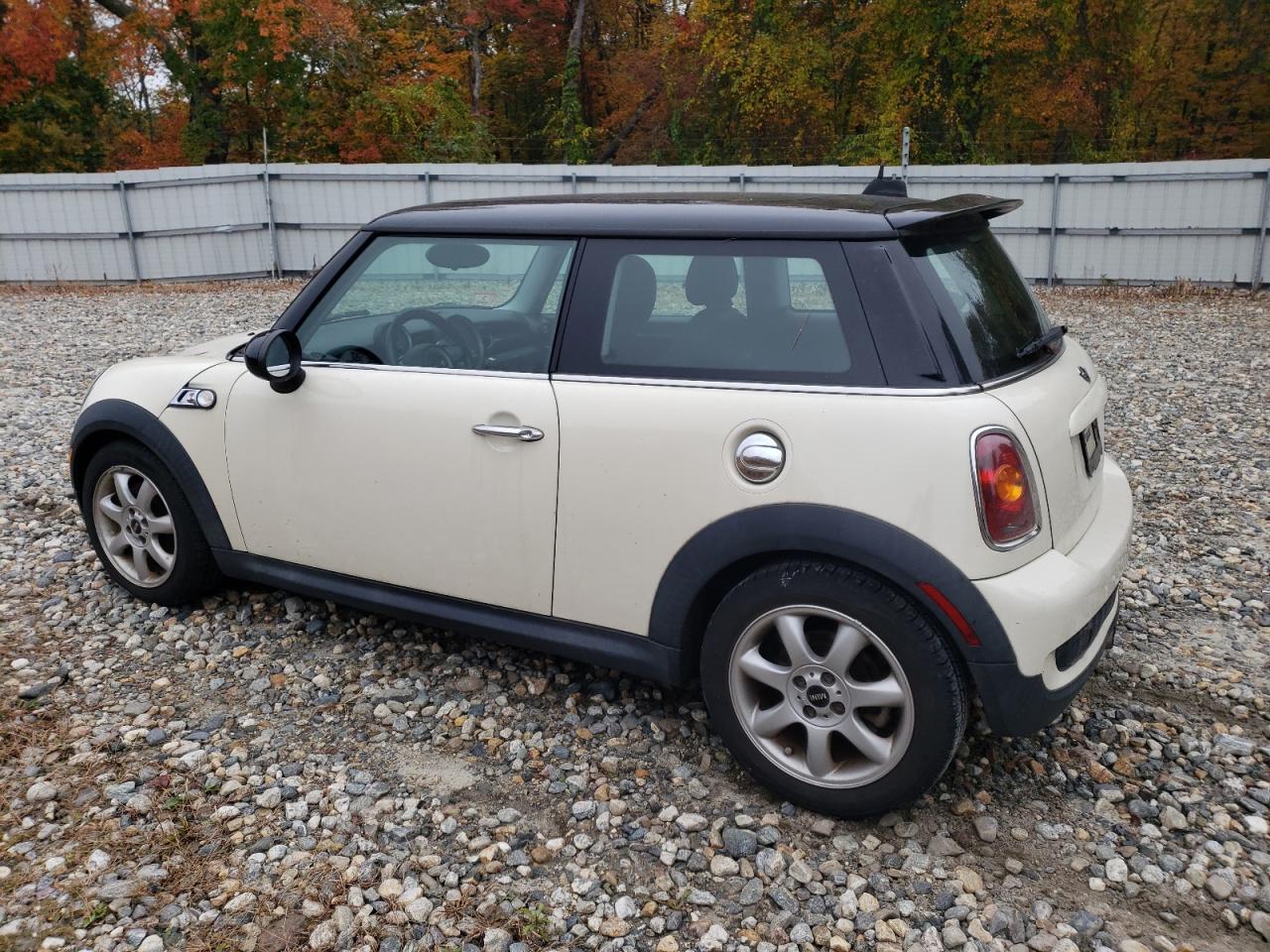 Изображение 2 2010 MINI COOPER S 2010 с VIN WMWMF7C57ATW89760