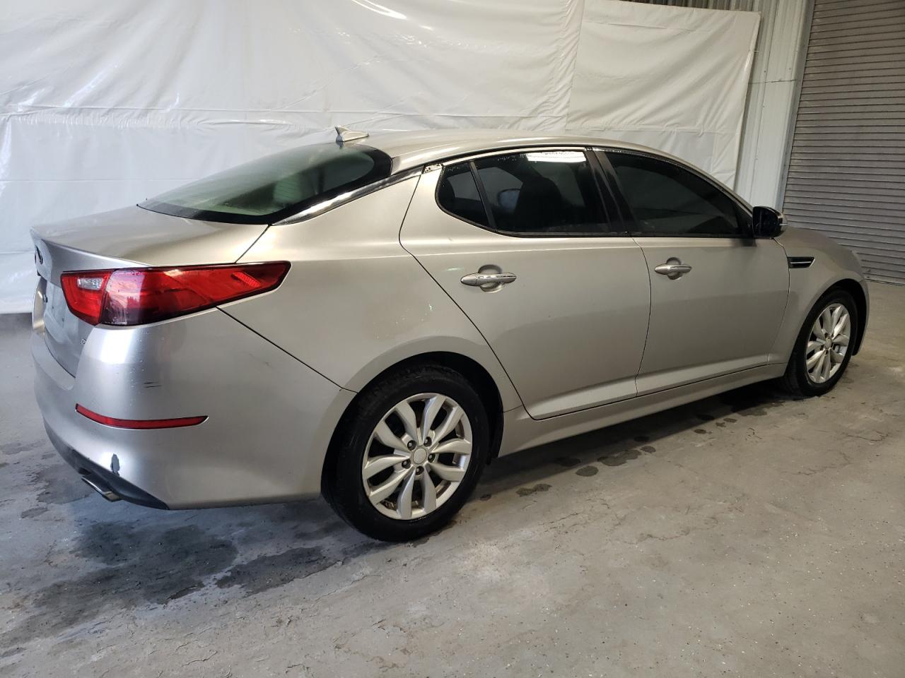 Изображение 3 Kia Optima Lx 2015 с VIN 5XXGM4A73FG458855