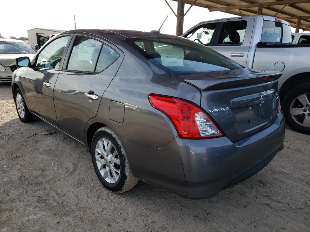 Изображение 2 2018 NISSAN VERSA S 2018 с VIN 3N1CN7AP8JL854647