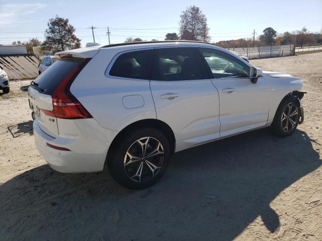 Image 3 of 2022 VOLVO XC60 B5 MOMENTUM 2022 with VIN YV4L12RK2N1921676