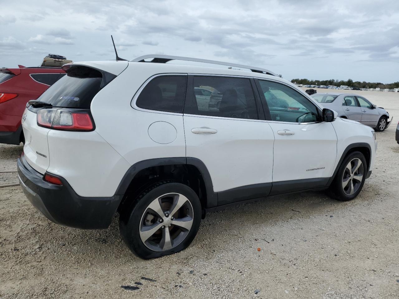 Image 3 of 2020 JEEP CHEROKEE LIMITED 2020 with VIN 1C4PJLDB0LD514842