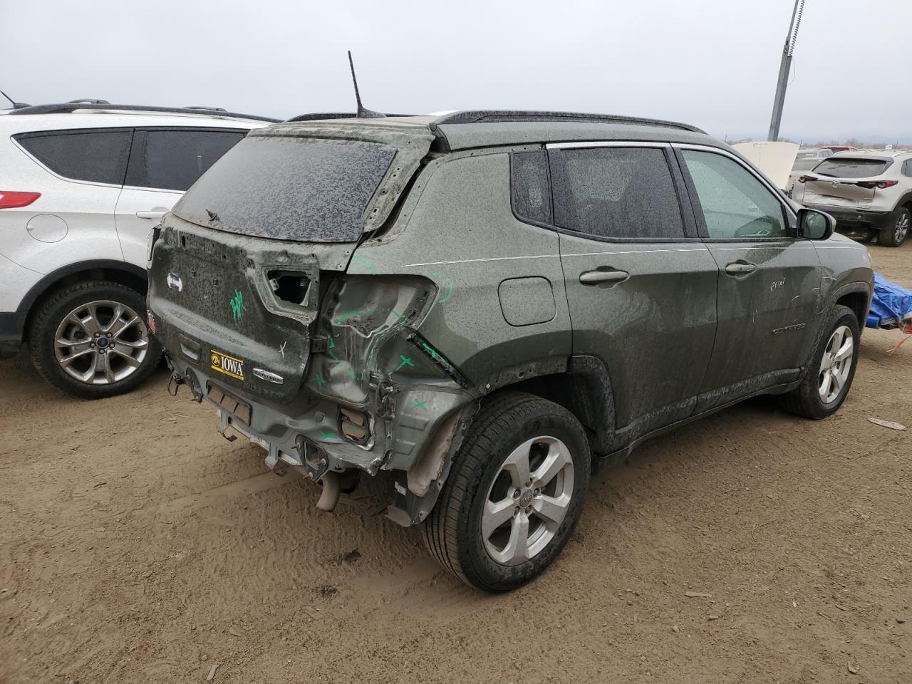 Image 3 of 2019 JEEP COMPASS LATITUDE 2019 with VIN 3C4NJDBBXKT841208