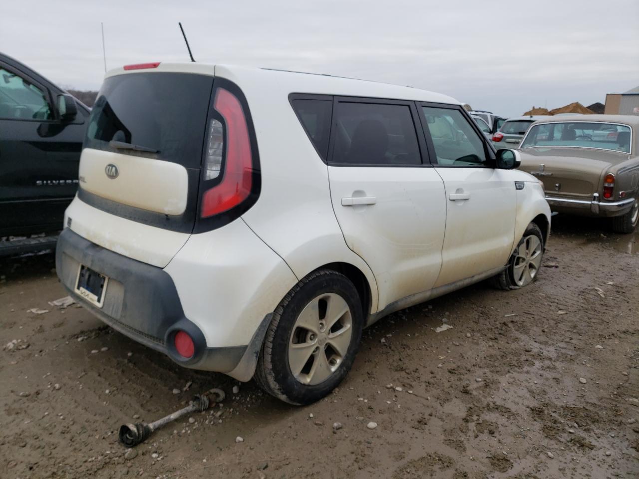 Image 3 of 2016 KIA SOUL  2016 with VIN KNDJN2A22G7847833