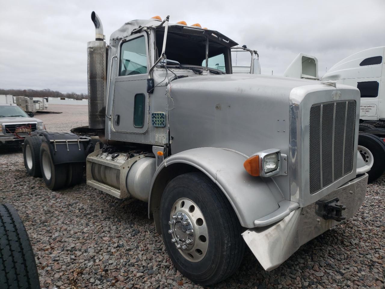 Изображение 1 2010 PETERBILT 367  2010 с VIN 1XPTD49X3AD112972