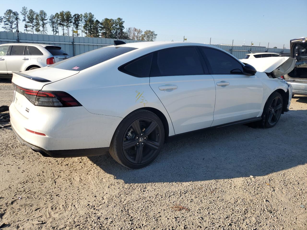 Изображение 3 2023 HONDA ACCORD HYBRID SPORT-L 2023 с VIN 1HGCY2F70PA042986