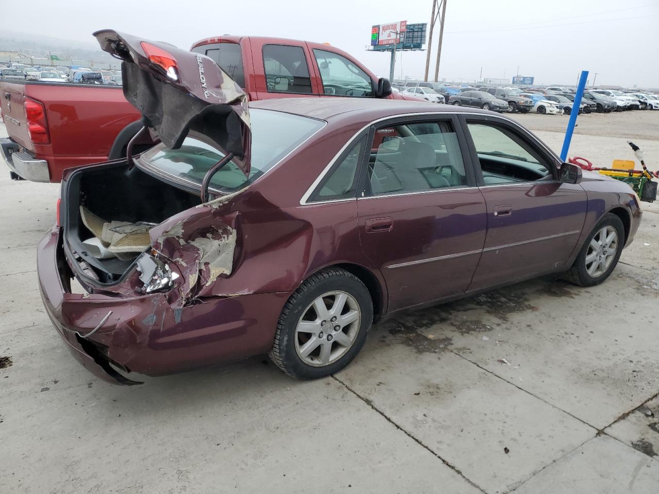 Image 3 of 2003 TOYOTA AVALON XL 2003 with VIN 4T1BF28B73U335015