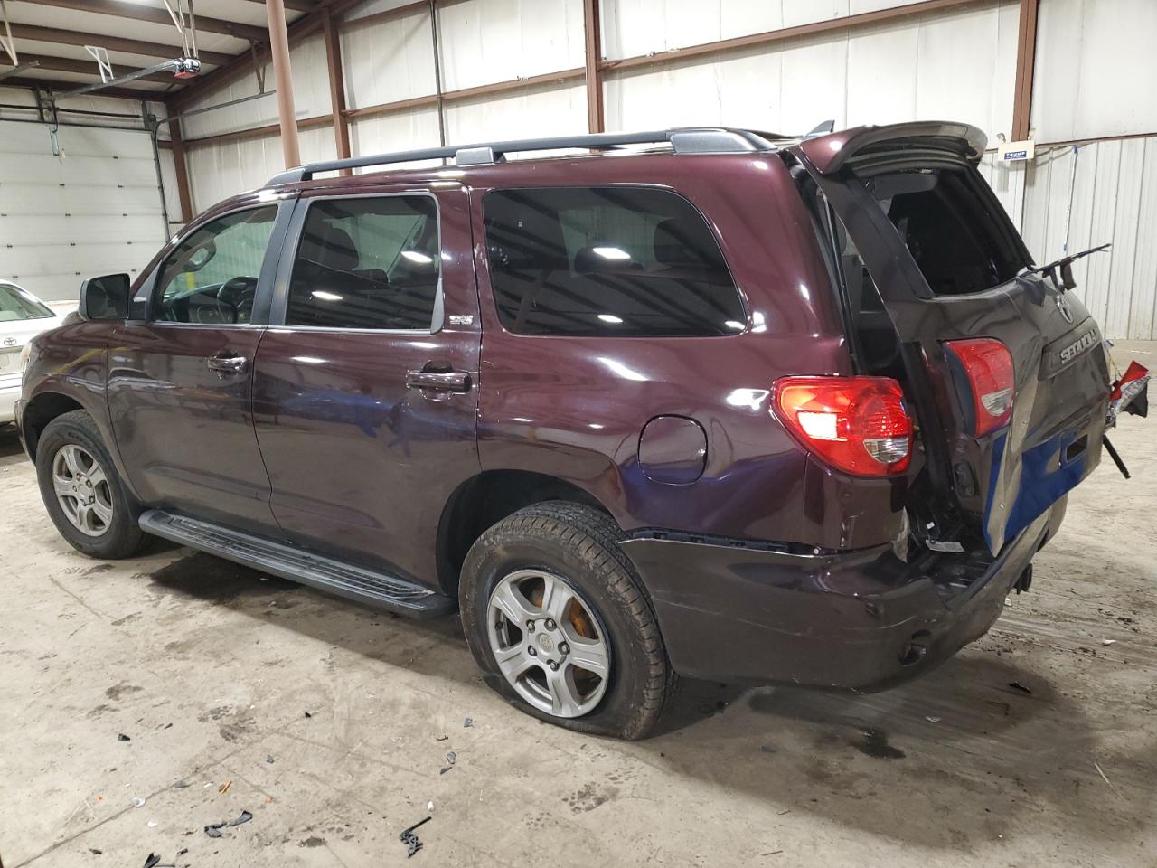 Image 2 of 2012 TOYOTA SEQUOIA SR5 2012 with VIN 5TDBM5G17CS001737