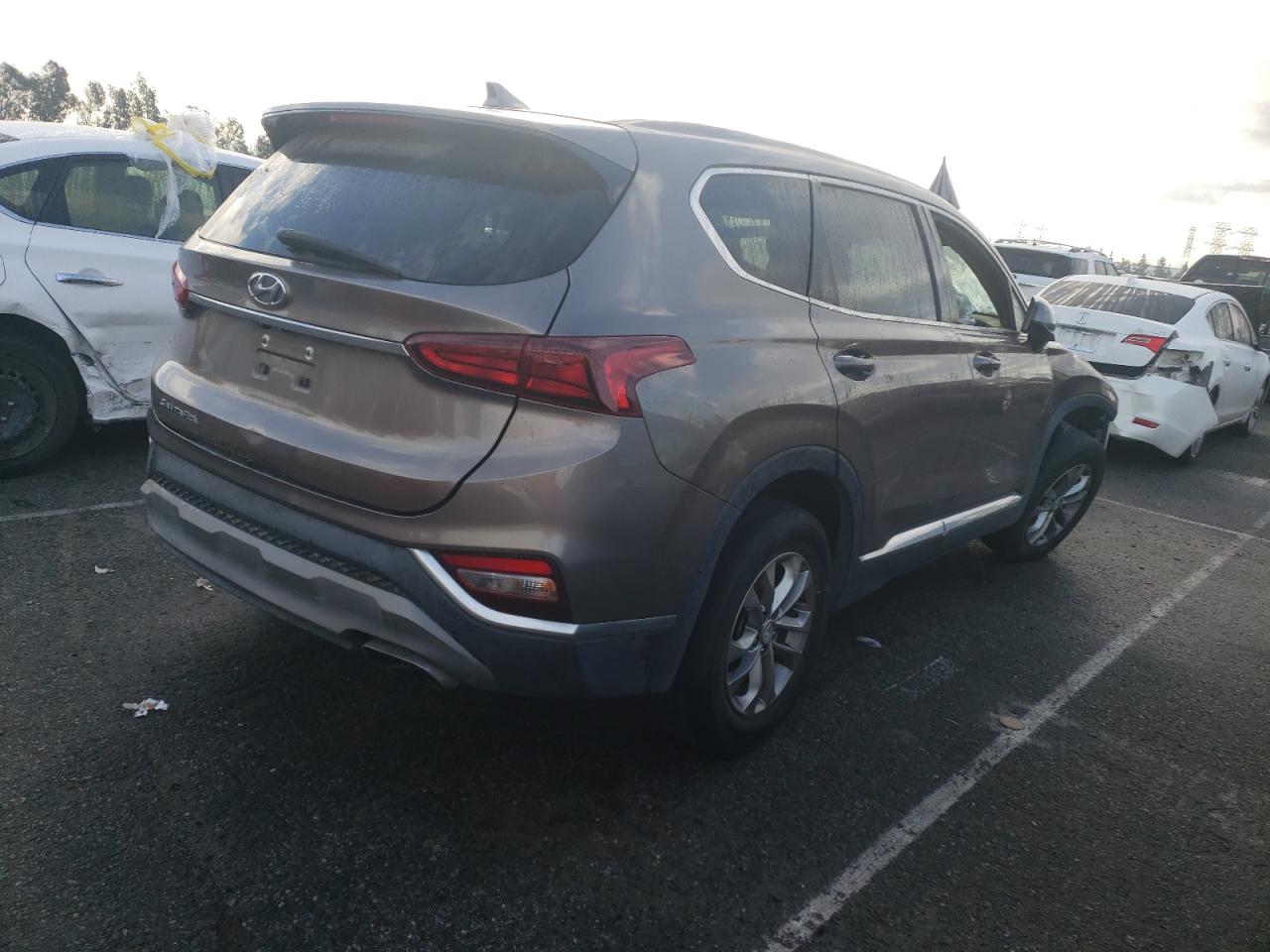 Image 3 of 2020 HYUNDAI SANTA FE SEL 2020 with VIN 5NMS33AD9LH209633