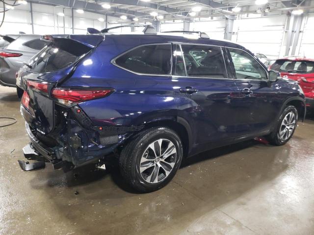 Obraz 3 z 2022 TOYOTA HIGHLANDER XLE 2022 z VIN 5TDGZRBH3NS241891
