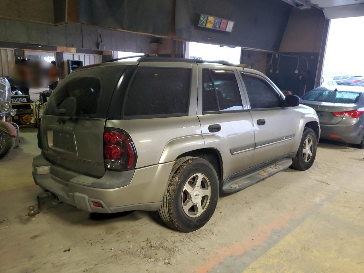 Image 3 of 2002 CHEVROLET TRAILBLAZER  2002 with VIN 1GNDT13S822363558