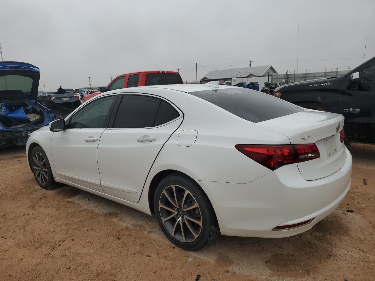 Изображение 2 2017 ACURA TLX  2017 с VIN 19UUB2F34HA007338
