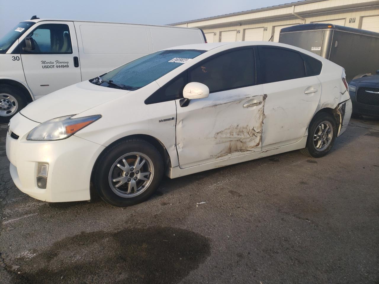 Image 1 of 2011 TOYOTA PRIUS  2011 with VIN JTDKN3DU7B5331088