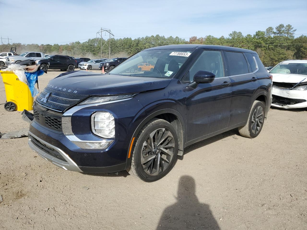 Изображение 1 2023 MITSUBISHI OUTLANDER SE 2023 с VIN JA4J3UA82PZ021908