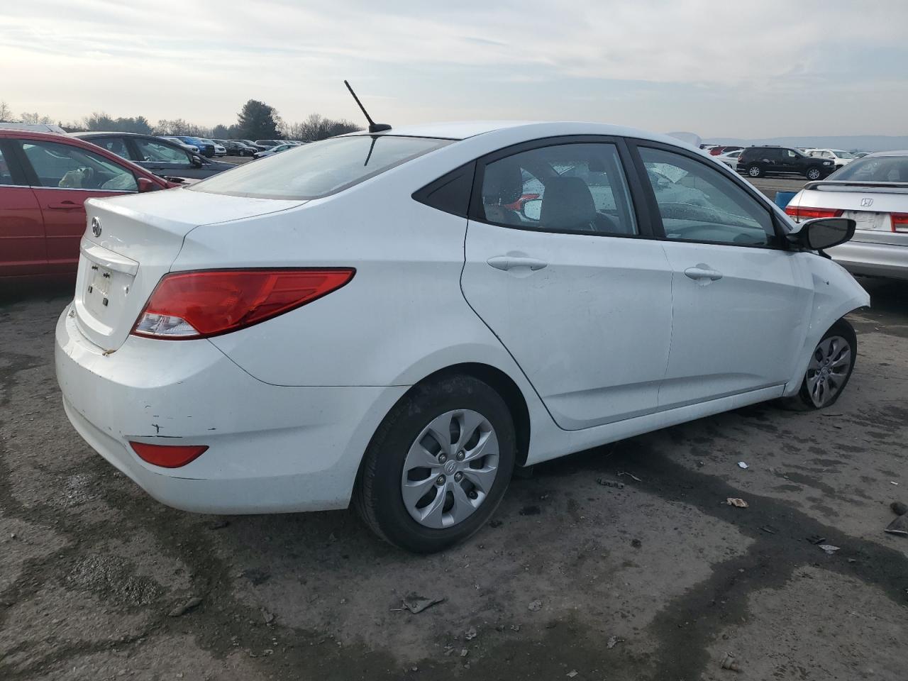 Image 3 of 2016 HYUNDAI ACCENT SE 2016 with VIN KMHCT4AE0GU943896
