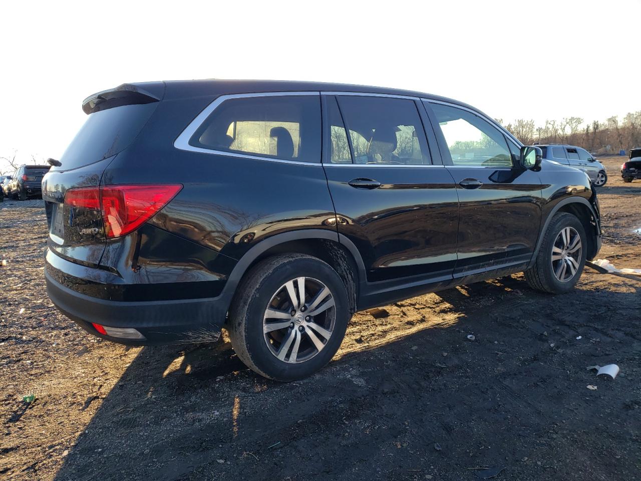 Image 3 of 2017 HONDA PILOT EX 2017 with VIN 5FNYF6H39HB050539