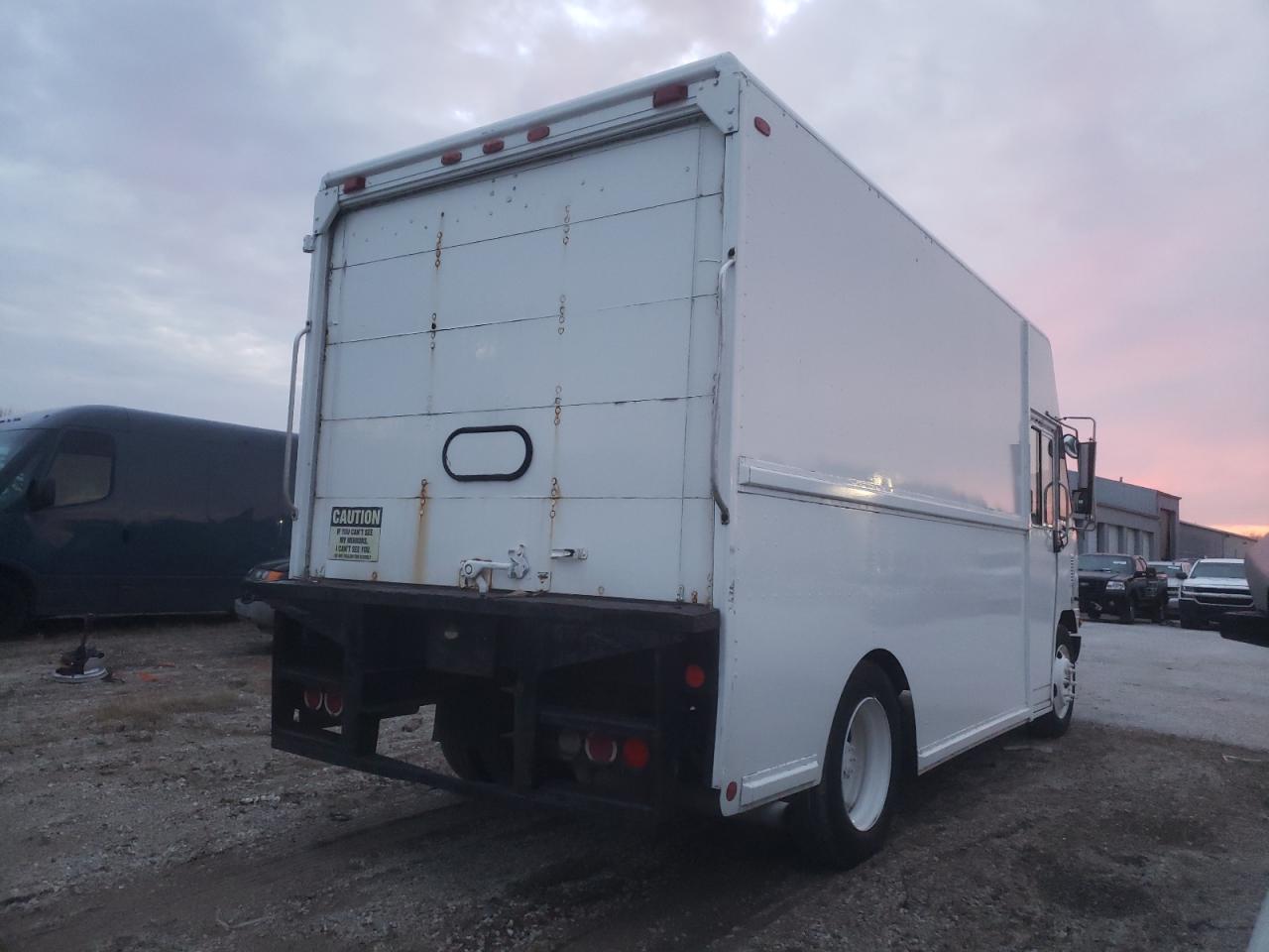 Obraz 3 z 2002 INTERNATIONAL 1000 1652 2002 z VIN 1HTMGABM52A941429