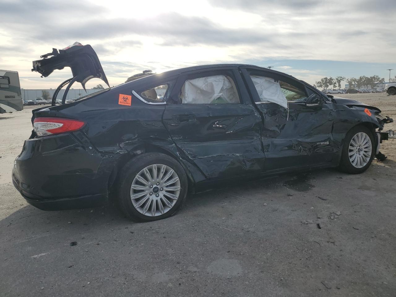 Image 3 of 2016 FORD FUSION SE HYBRID 2016 with VIN 3FA6P0LU6GR405574