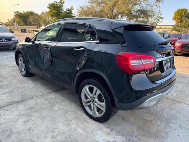 Image 2 of 2018 MERCEDES-BENZ GLA 250 4MATIC 2018 with VIN WDCTG4GB7JJ470622
