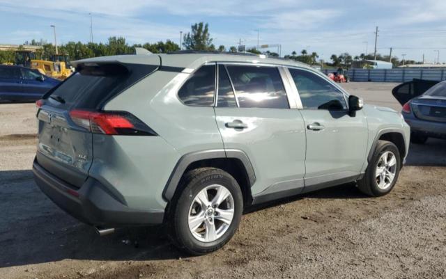 Image 3 of 2019 TOYOTA RAV4 XLE 2019 with VIN JTMP1RFV2KD026369