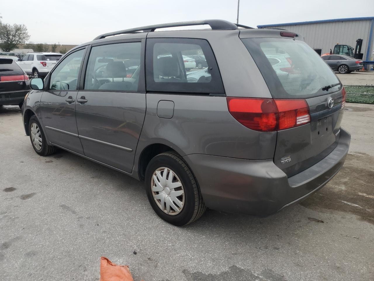 Image 2 of 2005 TOYOTA SIENNA CE 2005 with VIN 5TDZA23CX5S349239