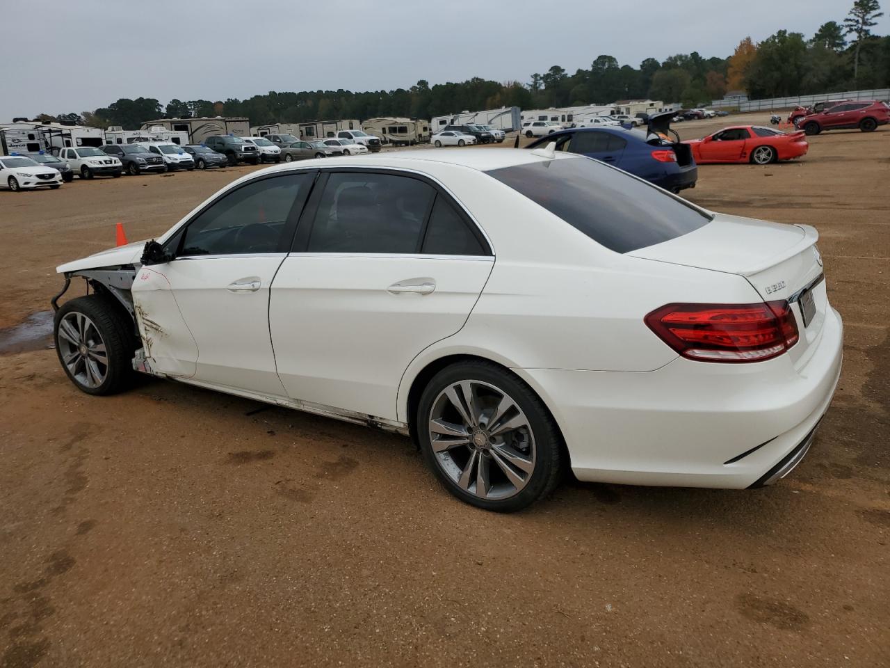 Image 2 of 2016 MERCEDES-BENZ E 350 2016 with VIN WDDHF5KBXGB198927