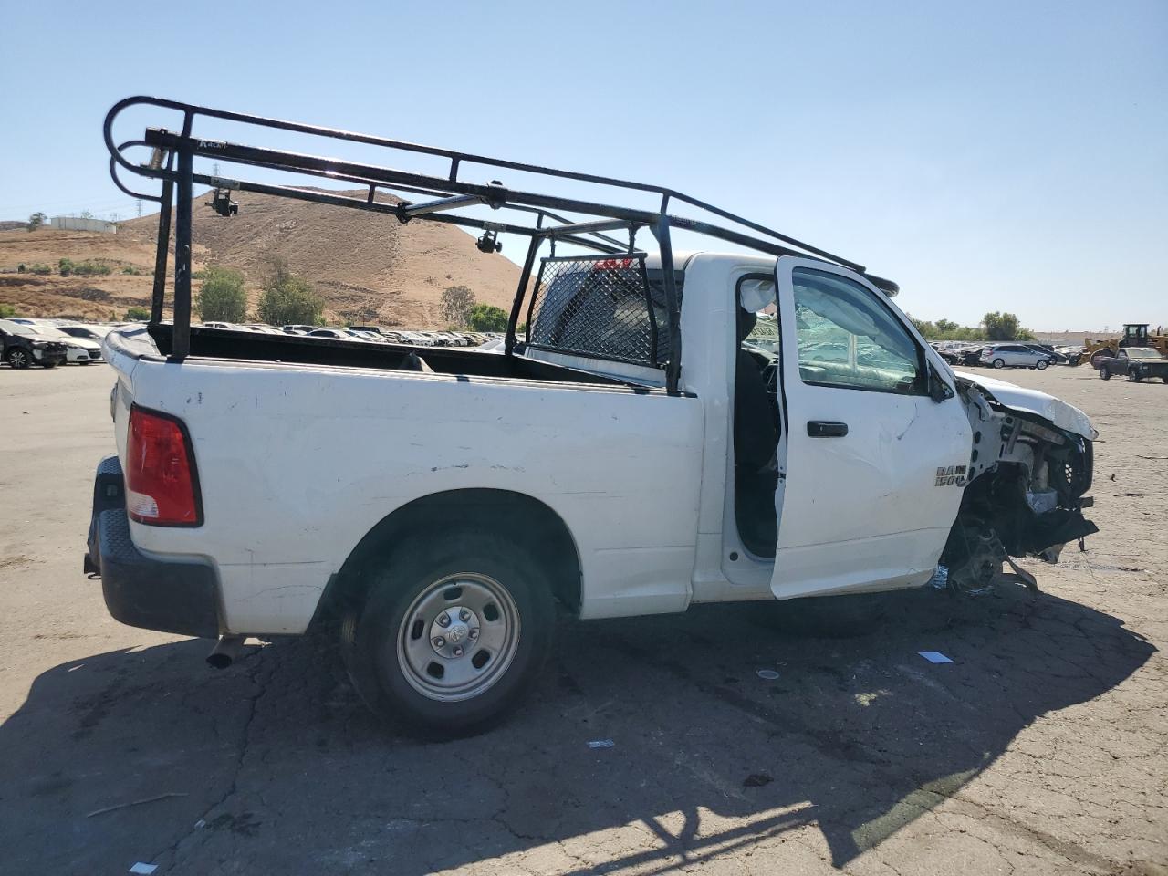 Obraz 3 z 2017 RAM 1500 ST 2017 z VIN 3C6JR6AT4HG664984