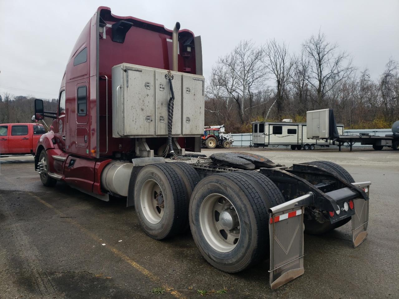 Image 3 of 2014 KENWORTH CONSTRUCTION T680 2014 with VIN 1XKYD40X8EJ420090