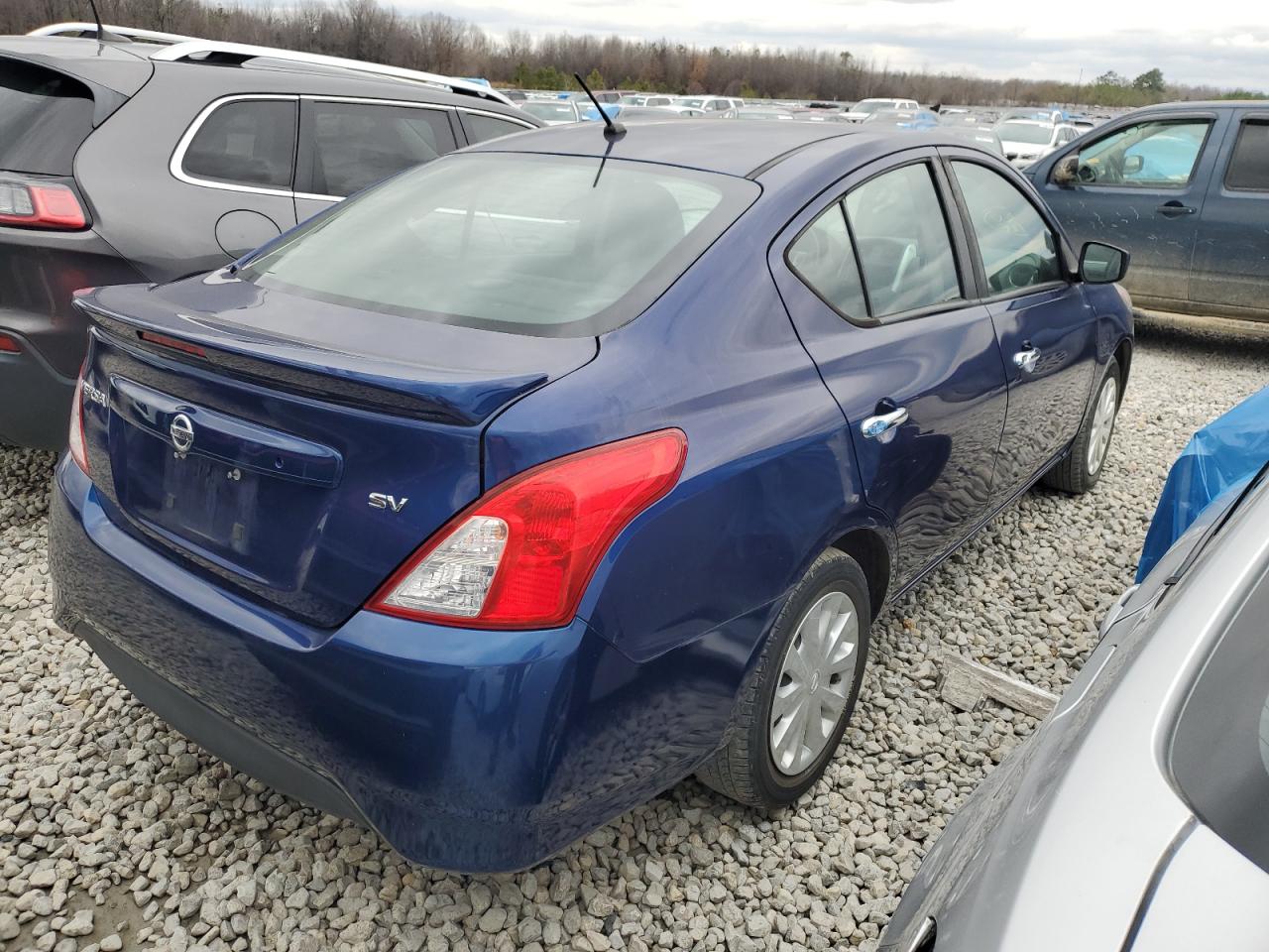 Obraz 3 z 2019 NISSAN VERSA S 2019 z VIN 3N1CN7AP5KL847883