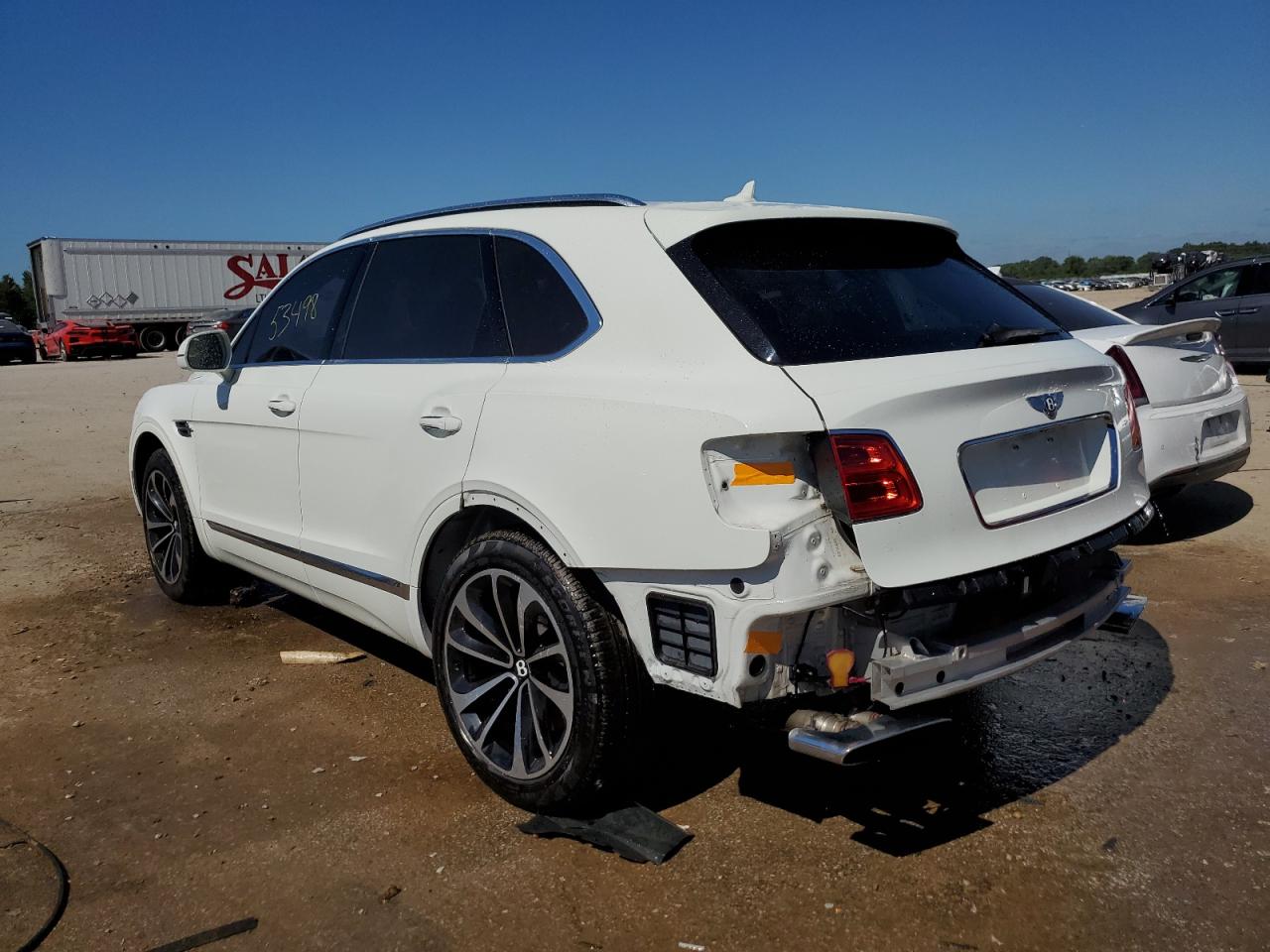 Obraz 2 z 2017 BENTLEY BENTAYGA  2017 z VIN SJAAC2ZV0HC013896