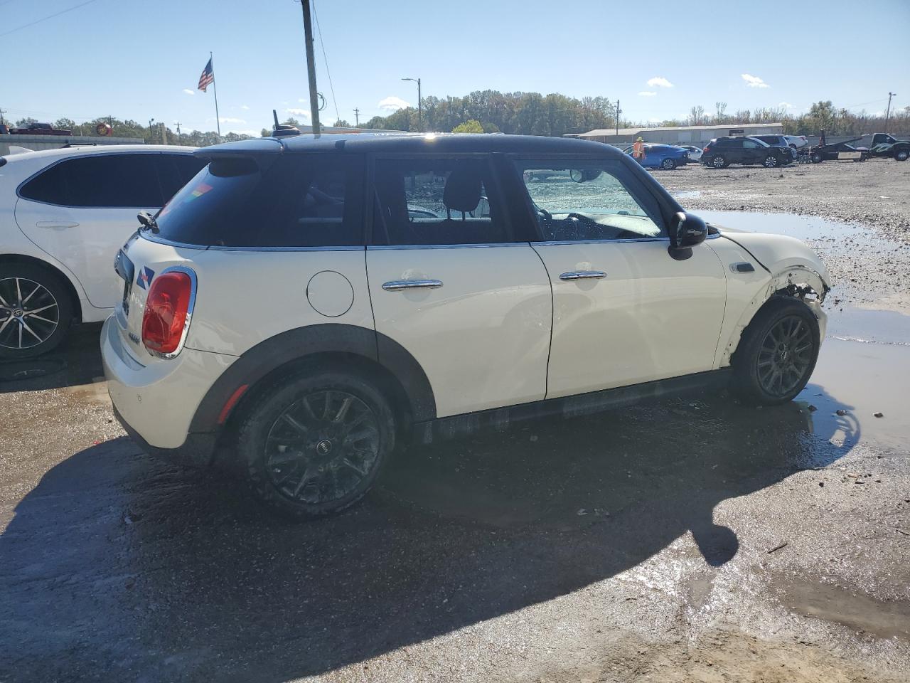 Obraz 3 z 2017 MINI COOPER  2017 z VIN WMWXU1C51H2E18633