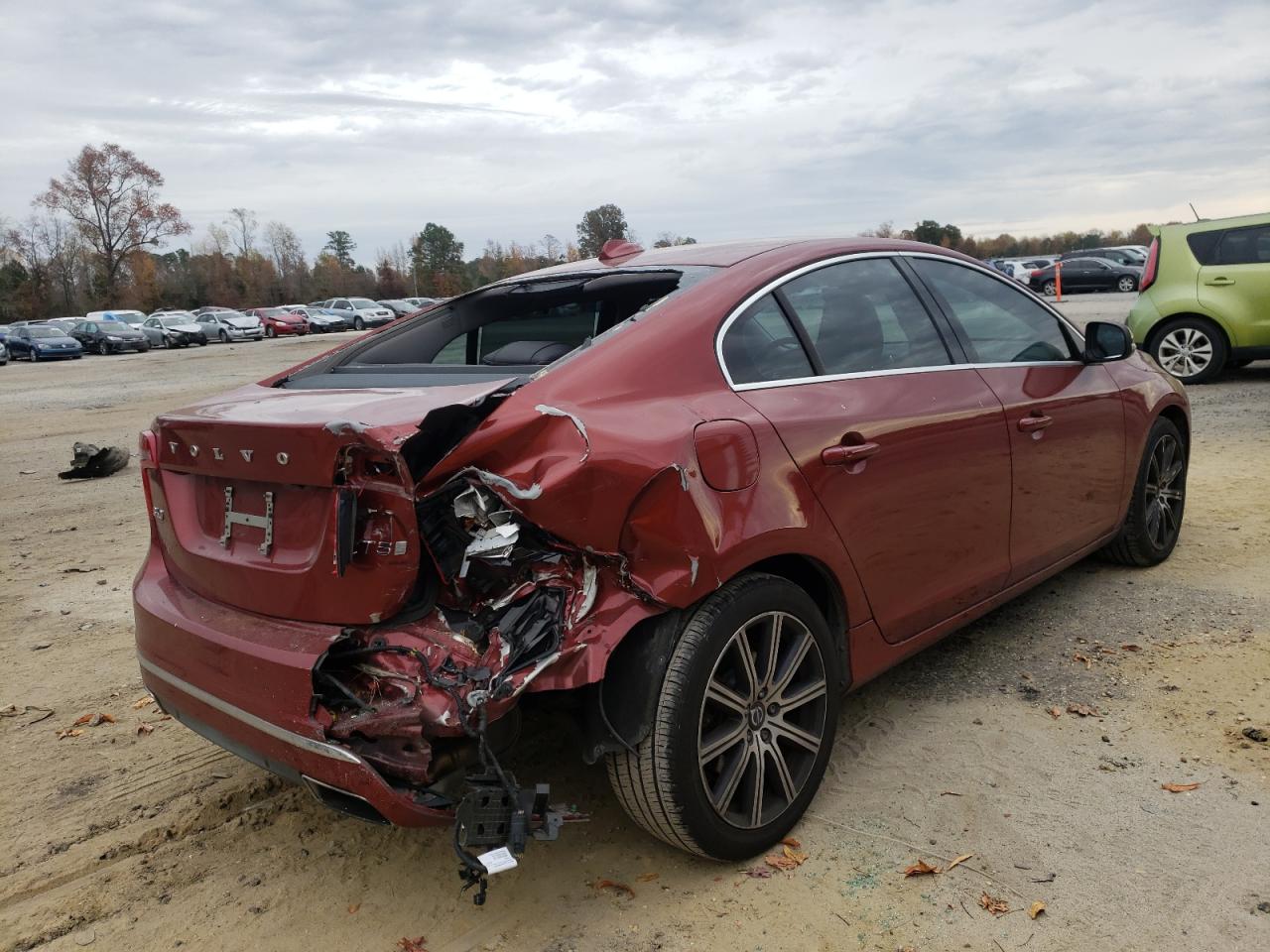 Image 3 of 2016 VOLVO S60 PREMIER 2016 with VIN LYV402FK2GB097897