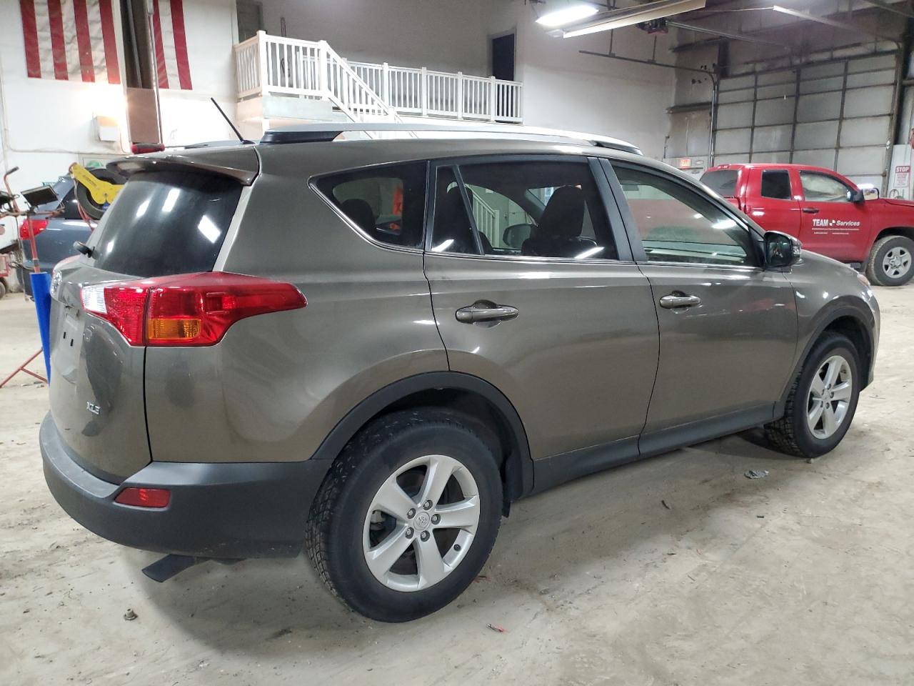 Изображение 3 2013 TOYOTA RAV4 XLE 2013 с VIN JTMWFREV7DD003848