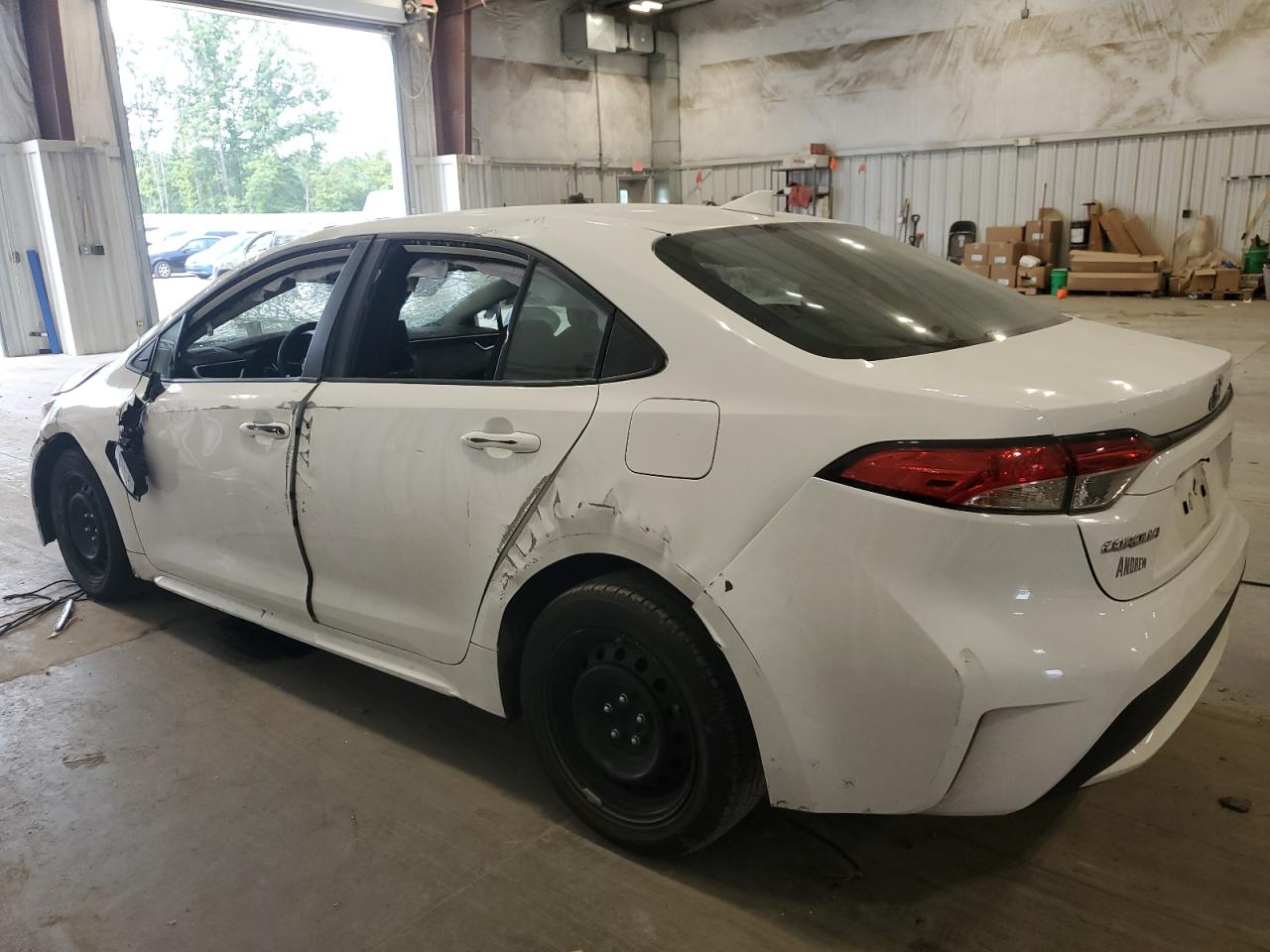 Image 2 of 2021 TOYOTA COROLLA LE 2021 with VIN 5YFEPMAE4MP233961