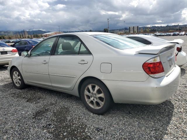 Obraz 2 z 2005 TOYOTA CAMRY LE 2005 z VIN 4T1BF32K45U594773