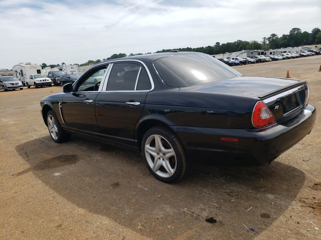 Image 2 of Jaguar Xj8 2008 with VIN SAJWA71B68SH22559