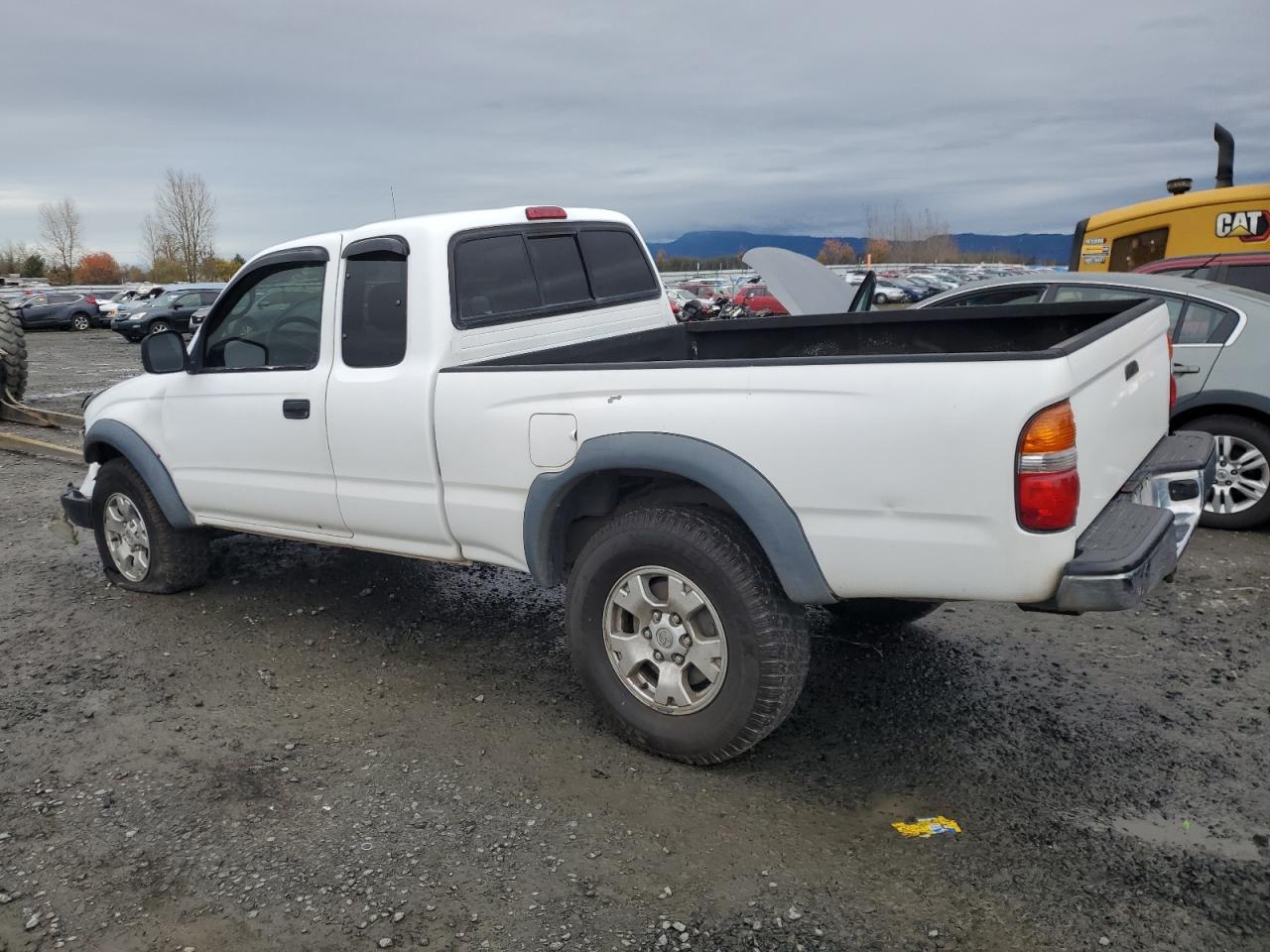 Image 2 of 2004 TOYOTA TACOMA XTRACAB 2004 with VIN 5TEWN72N44Z424588
