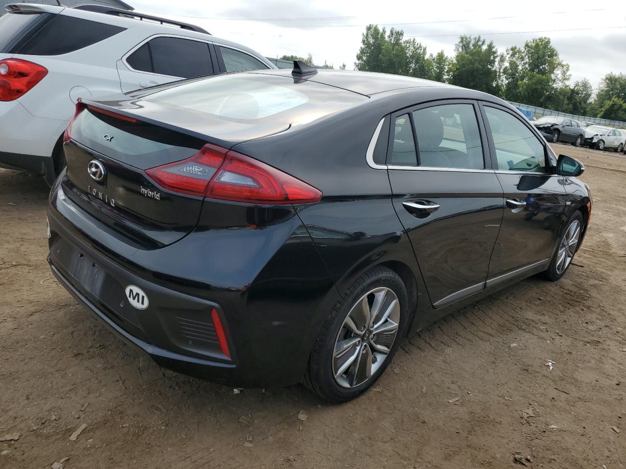 Image 3 of 2018 HYUNDAI IONIQ LIMITED 2018 with VIN KMHC05LCXJU059983
