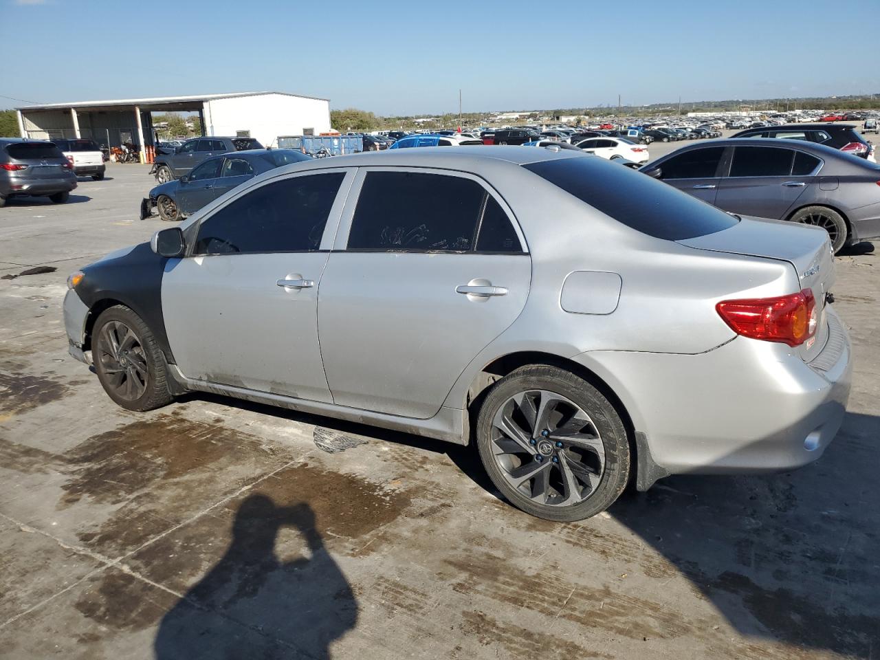Obraz 2 z 2009 TOYOTA COROLLA BASE 2009 z VIN JTDBL40EX99092844